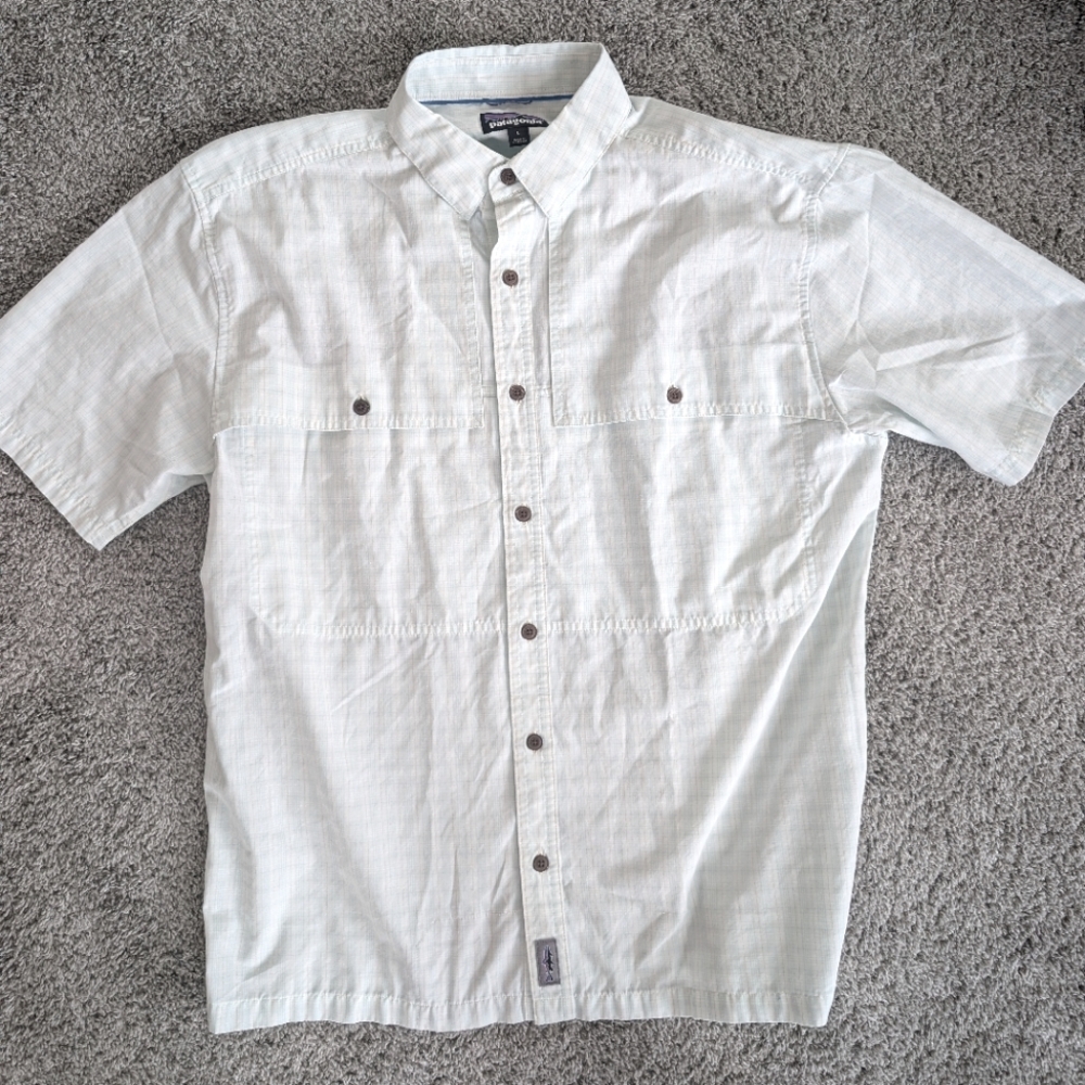 Patagonia Lightweight Short Sleeve Button-Up Shirt – Plaid Size L